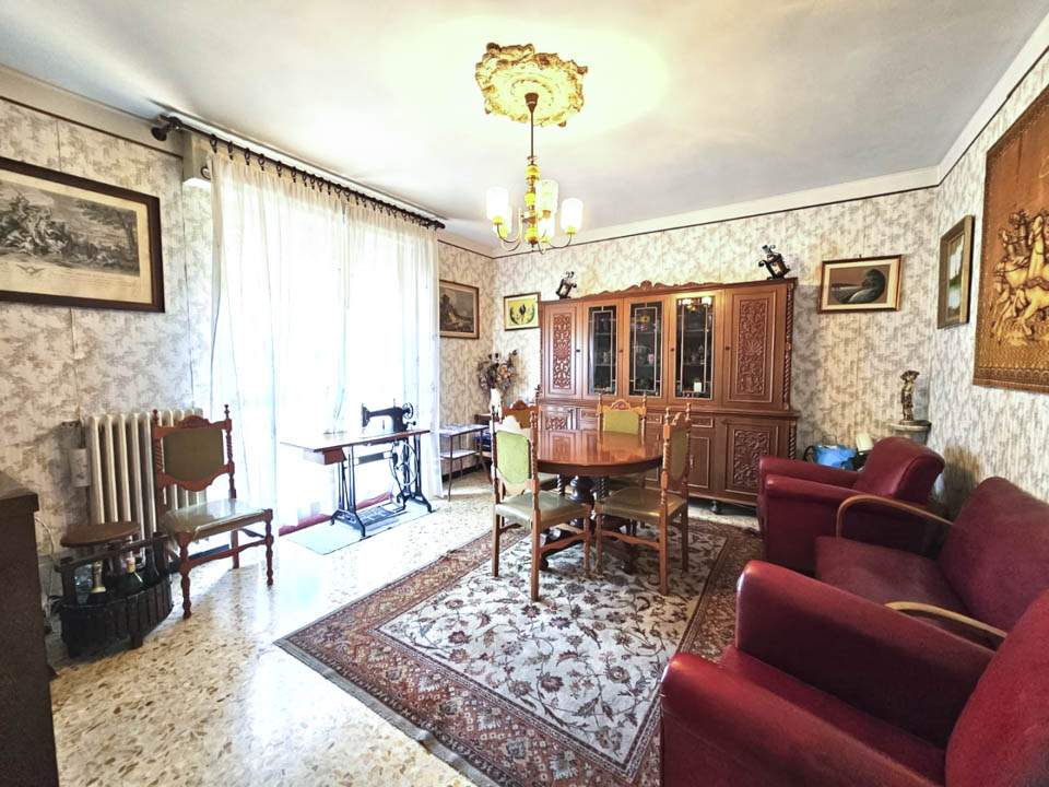 Sanremo, via Galilei, Ampio Trilocale Luminoso con Vista Mare