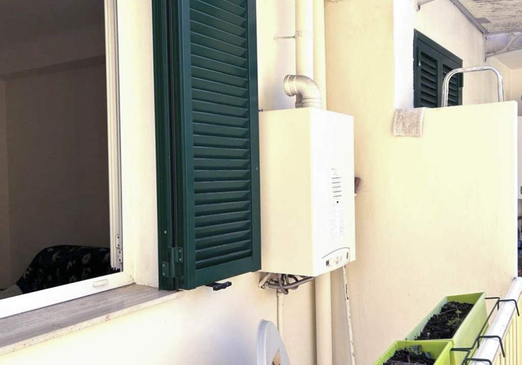 Sanremo, zona via Galilei, Luminoso trilocale ristrutturato, pronto per essere abitato