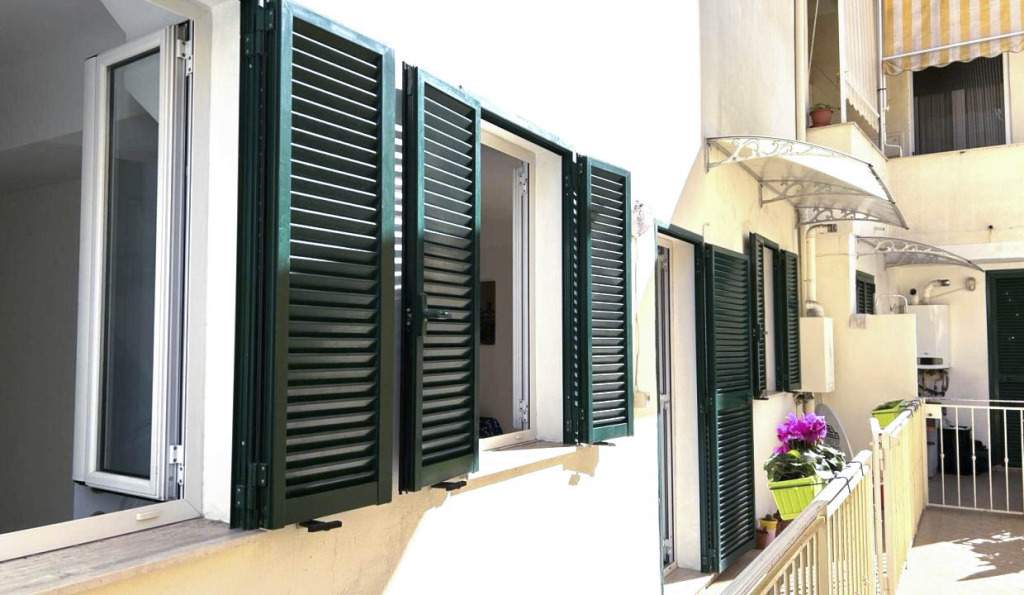 Sanremo, zona via Galilei, Luminoso trilocale ristrutturato, pronto per essere abitato