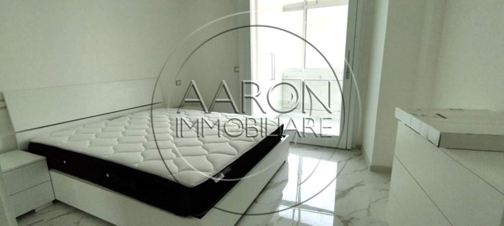 Sanremo, Centralissimo, Bilocale Ristrutturato con Veranda e Balcone