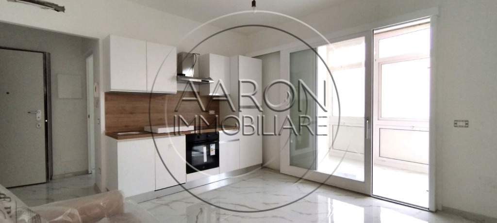 Sanremo, Centralissimo, Bilocale Ristrutturato con Veranda e Balcone