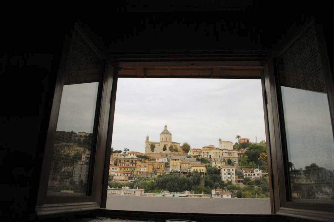 Sanremo vendita appartamento su due livelli in casa indipendente