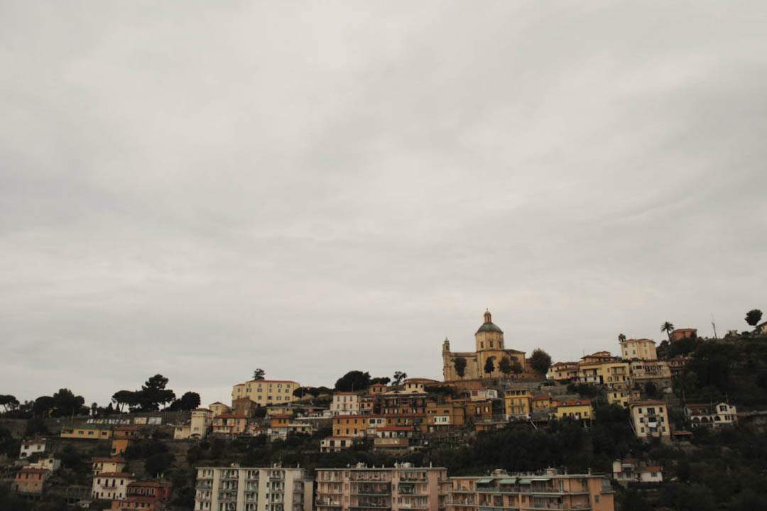 Sanremo vendita appartamento su due livelli in casa indipendente