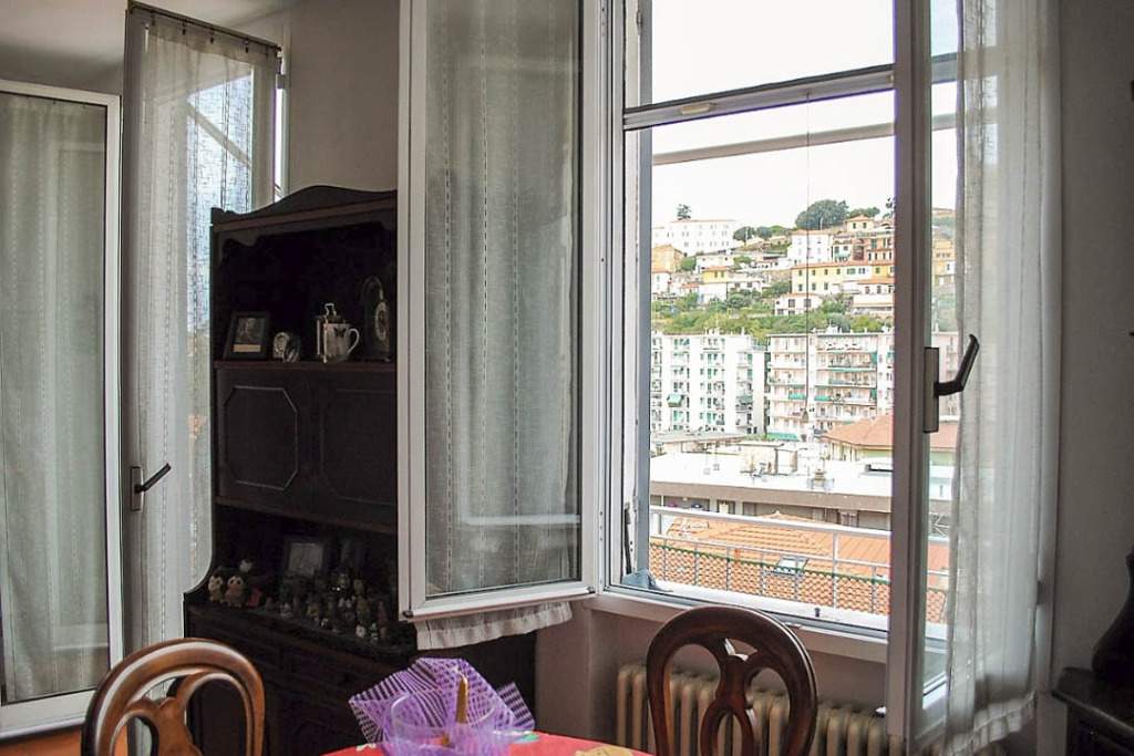 Sanremo vendita appartamento su due livelli in casa indipendente