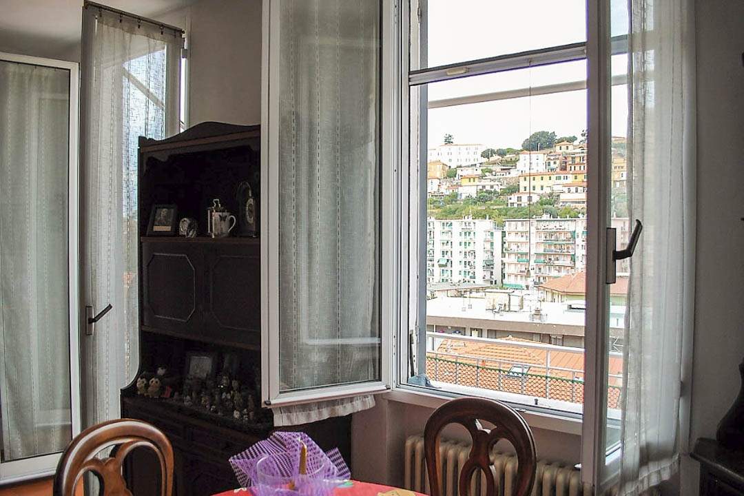 Sanremo vendita appartamento su due livelli in casa indipendente