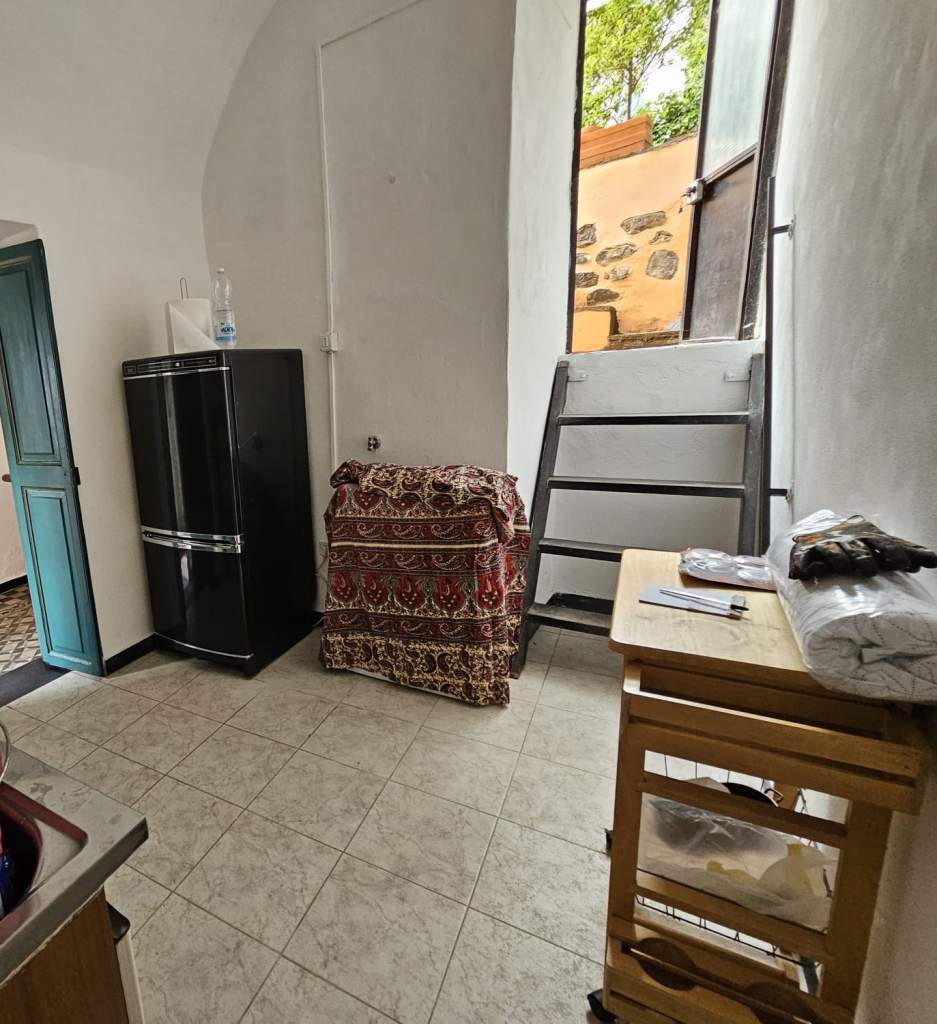 Sanremo: Appartamento in Casa Storica con Vista Mare e Monti