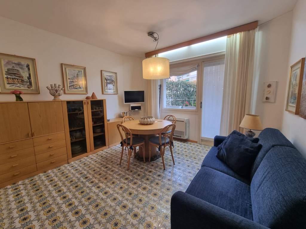 Sanremo, Zona Foce – Monolocale con Spazio Esterno Vivibile