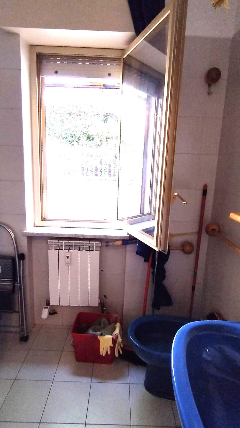 Sanremo, collinare, monolocale con piscina e terrazzo.
