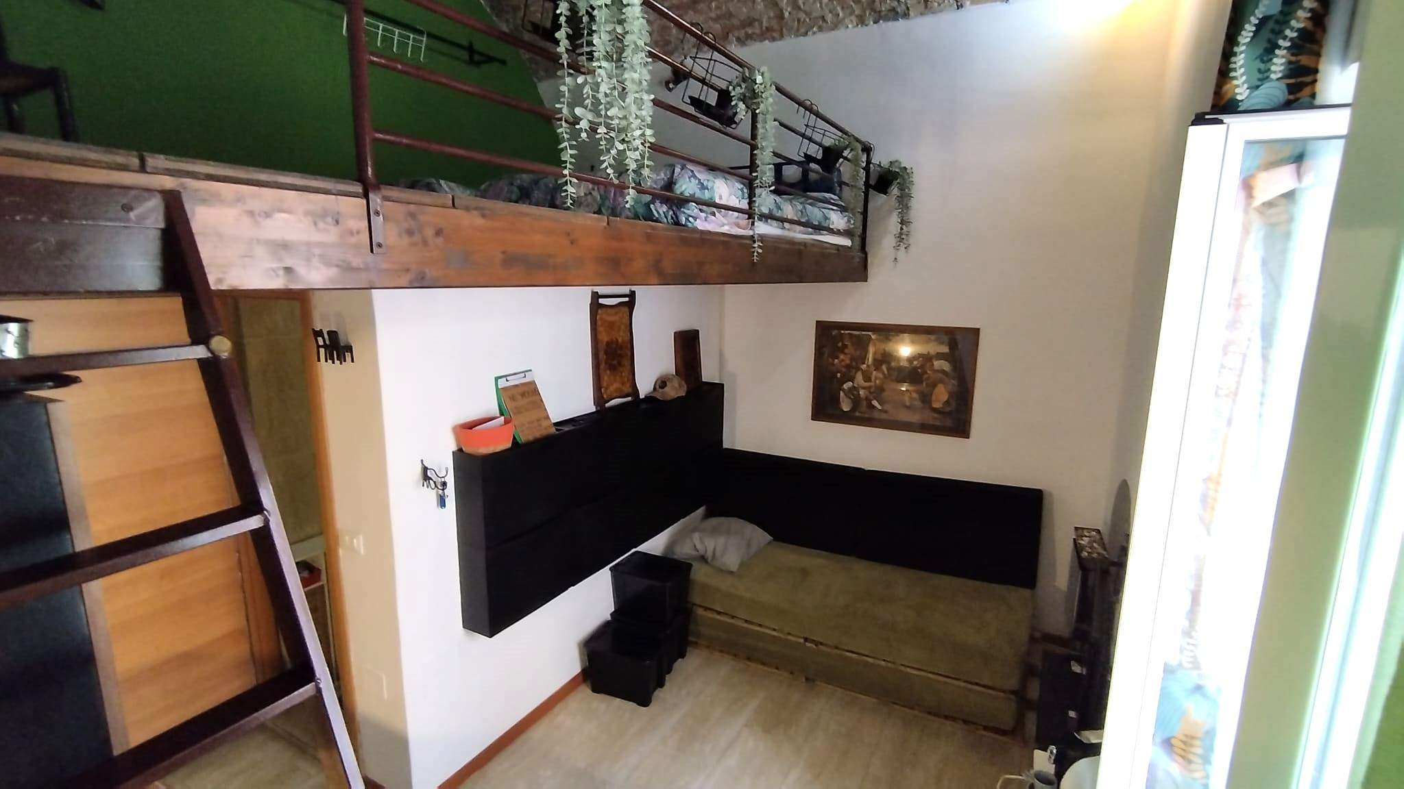 Sanremo, monolocale ristrutturato con terrazza vivibile in centro storico Zona San Siro