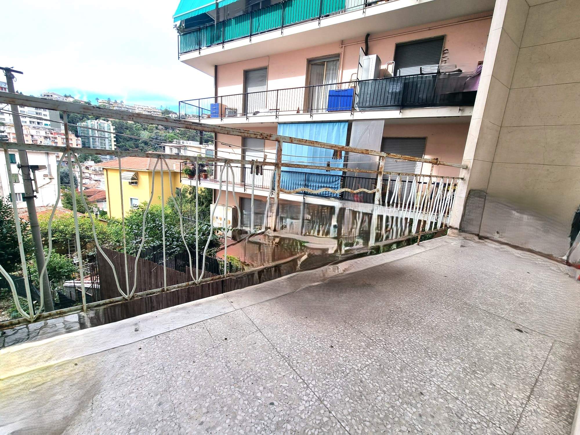 Sanremo, Via Galileo Galilei – monolocale da ristrutturare con balcone