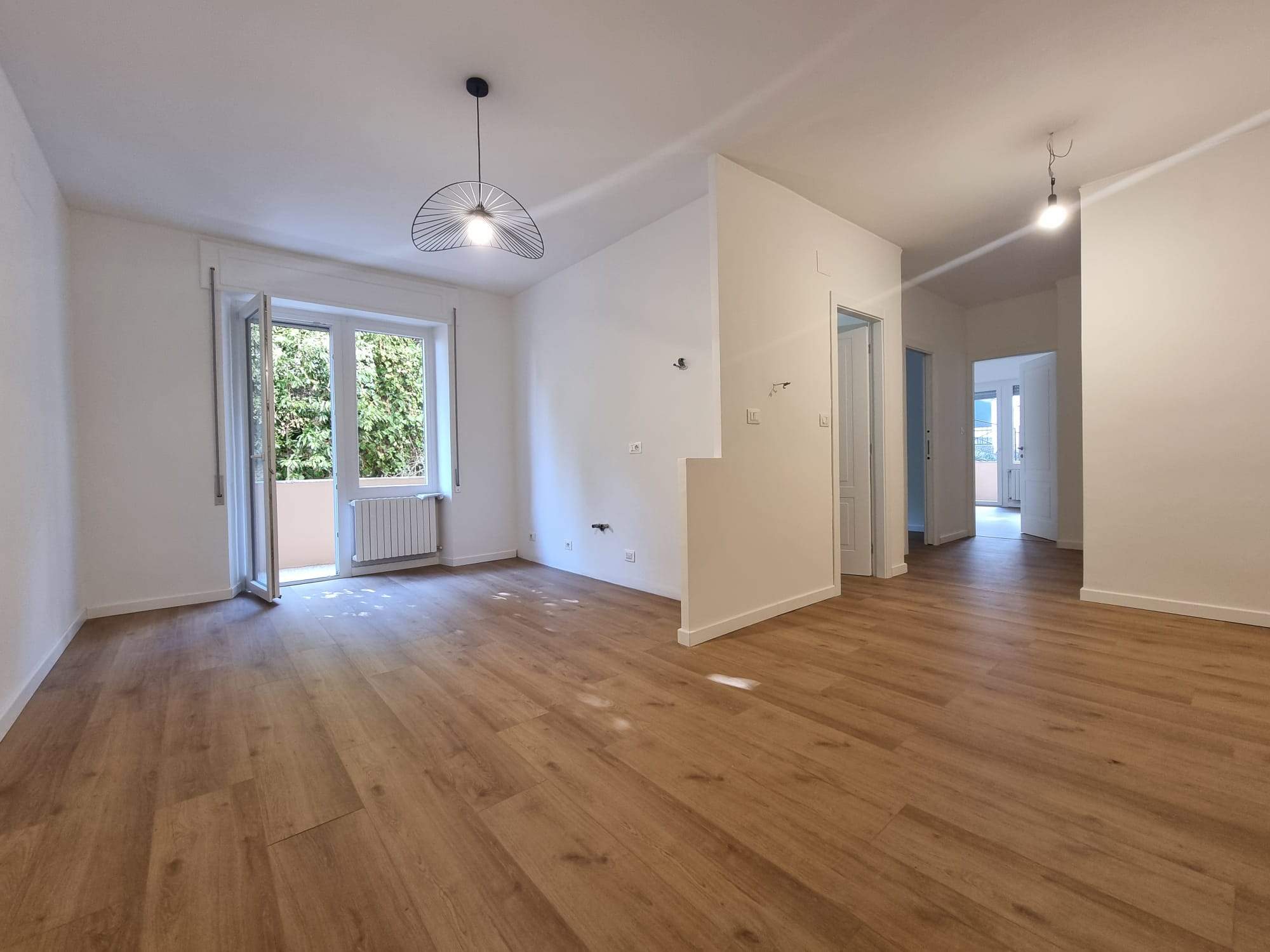 Sanremo, Zona Foce / Villa Helios/ Carrefour, Trilocale ristrutturato con cantina