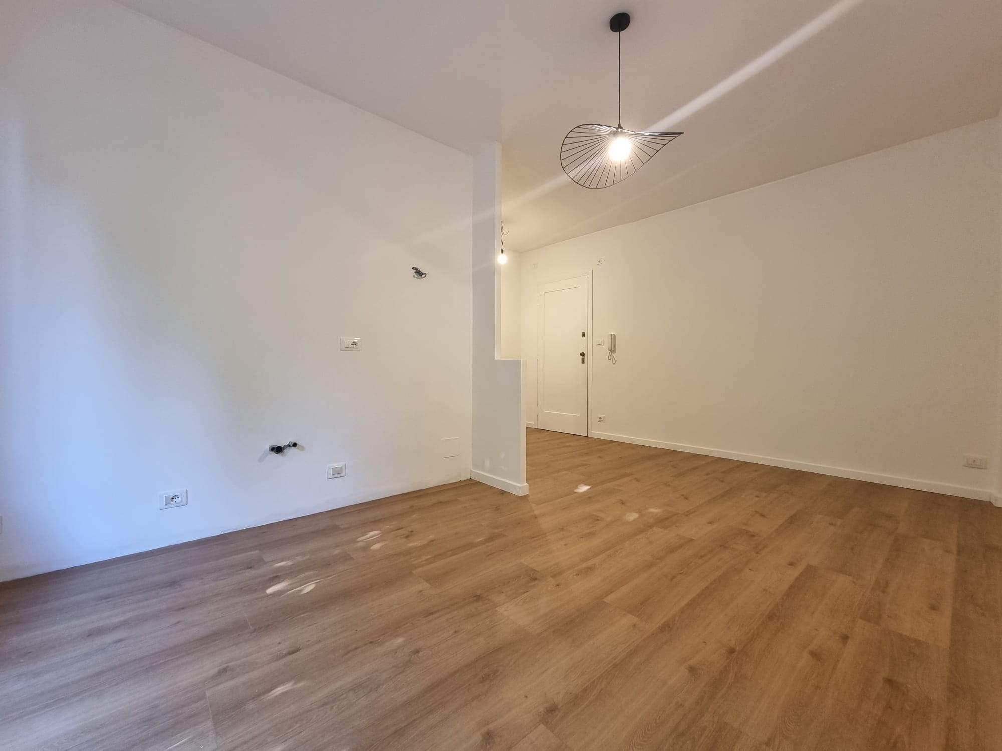 Sanremo, Zona Foce / Villa Helios/ Carrefour, Trilocale ristrutturato con cantina