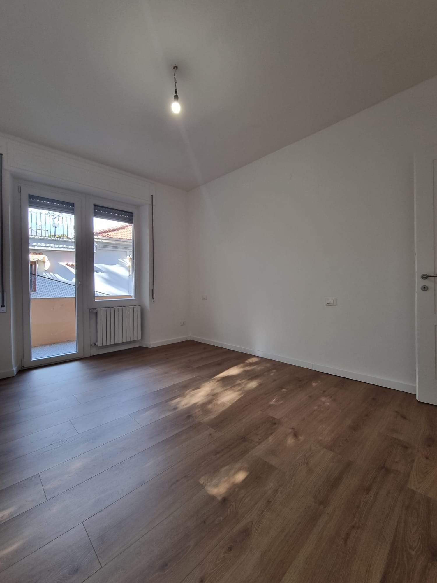 Sanremo, Zona Foce / Villa Helios/ Carrefour, Trilocale ristrutturato con cantina