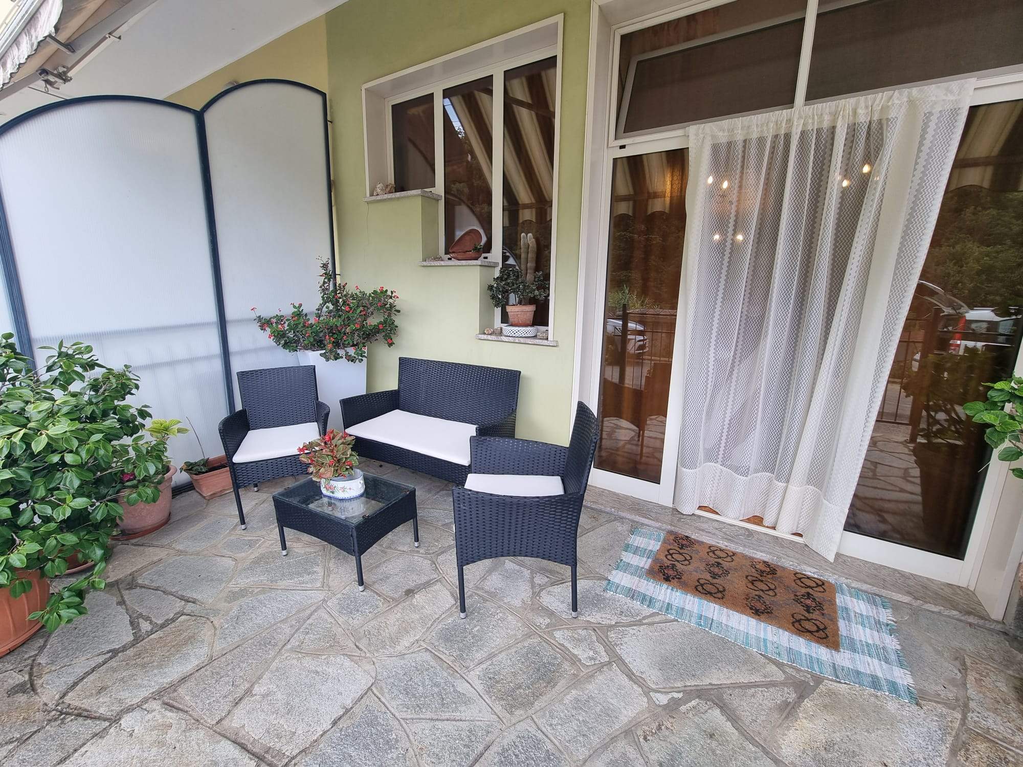 Sanremo, zona Solaro, Appartamento su due livelli in casa bifamiliare indipendente.