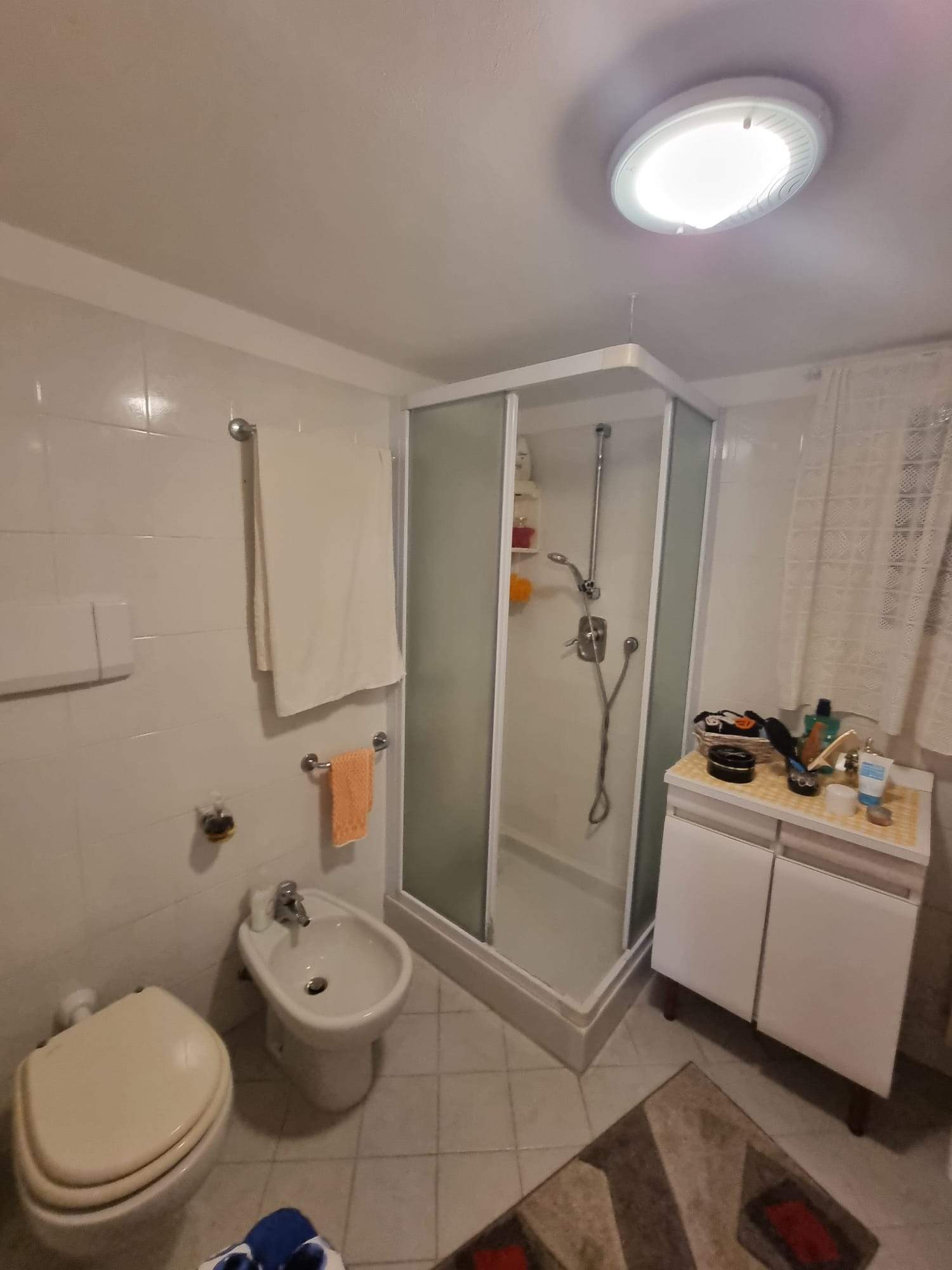 Sanremo, zona Solaro, Appartamento su due livelli in casa bifamiliare indipendente.