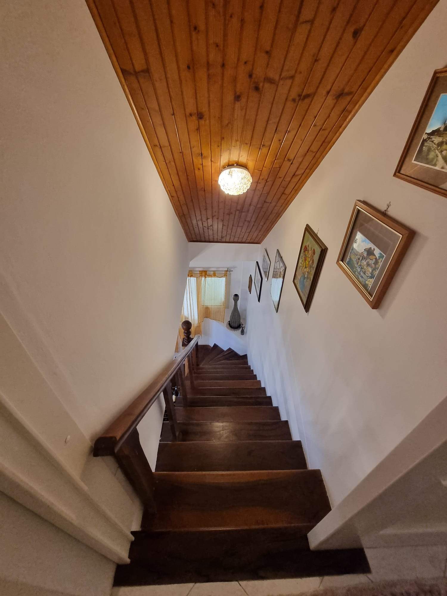 Sanremo, zona Solaro, Appartamento su due livelli in casa bifamiliare indipendente.