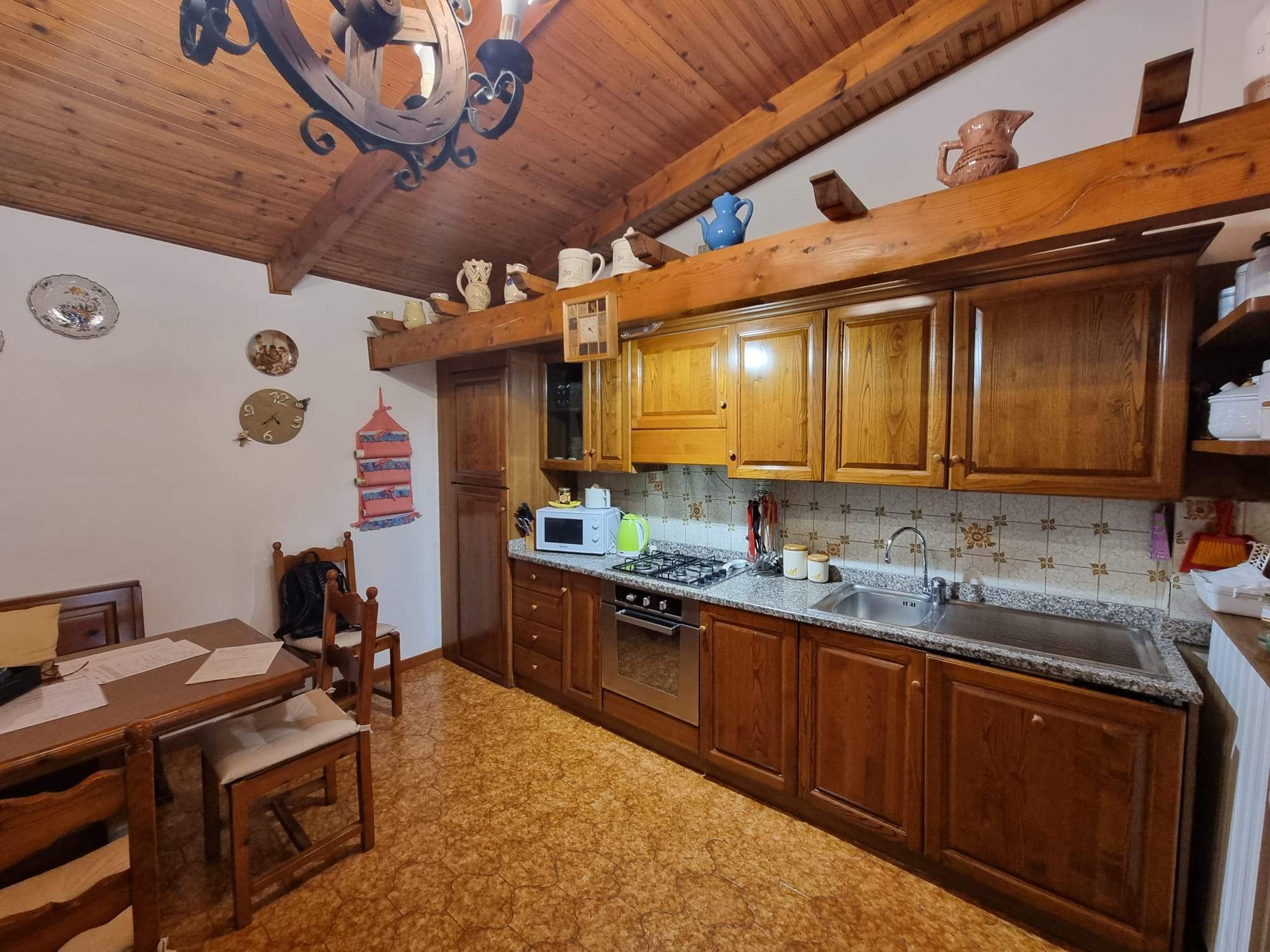 Sanremo, zona Solaro, Appartamento su due livelli in casa bifamiliare indipendente.