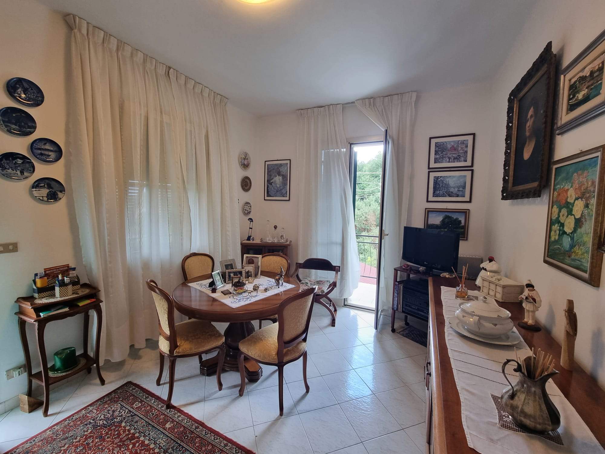 Sanremo, zona Solaro, Appartamento su due livelli in casa bifamiliare indipendente.