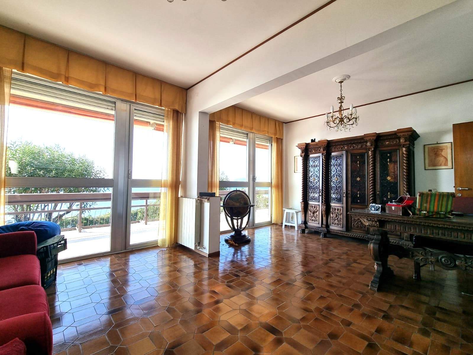 Sanremo, La Brezza – Corso Mazzini: trilocale fronte mare con terrazza e posto auto