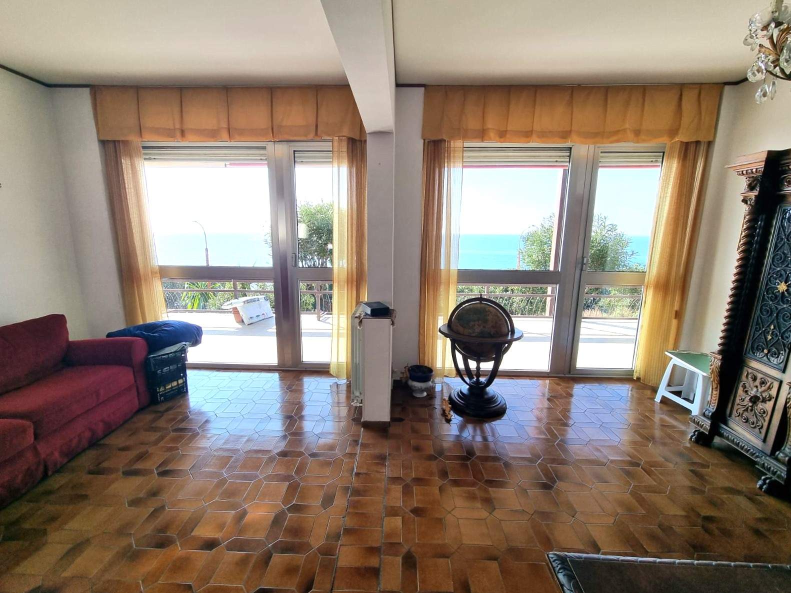 Sanremo, La Brezza – Corso Mazzini: trilocale fronte mare con terrazza e posto auto