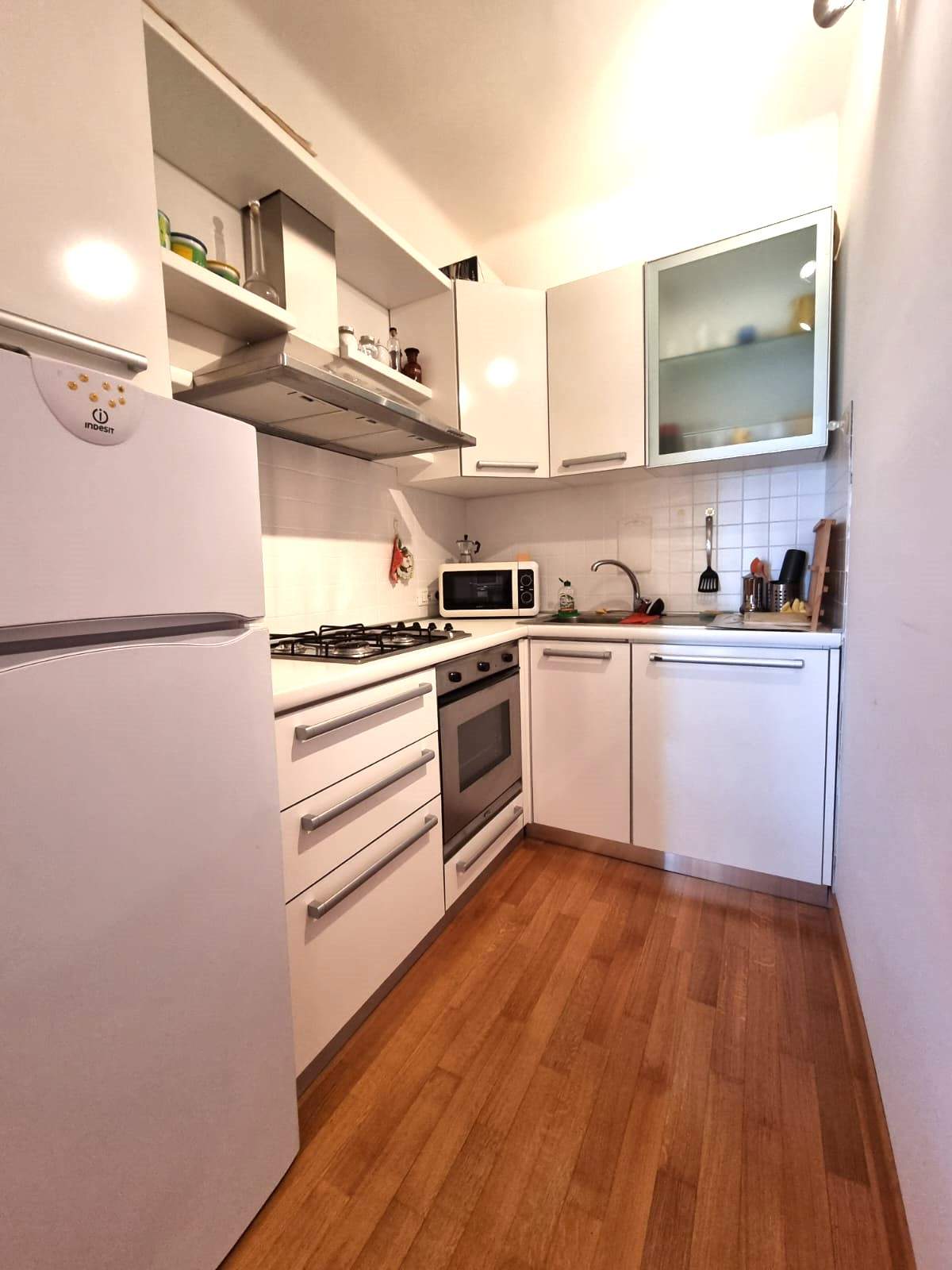 Sanremo, Trilocale ristrutturato con vista mare in zona Foce, via Padre Semeria