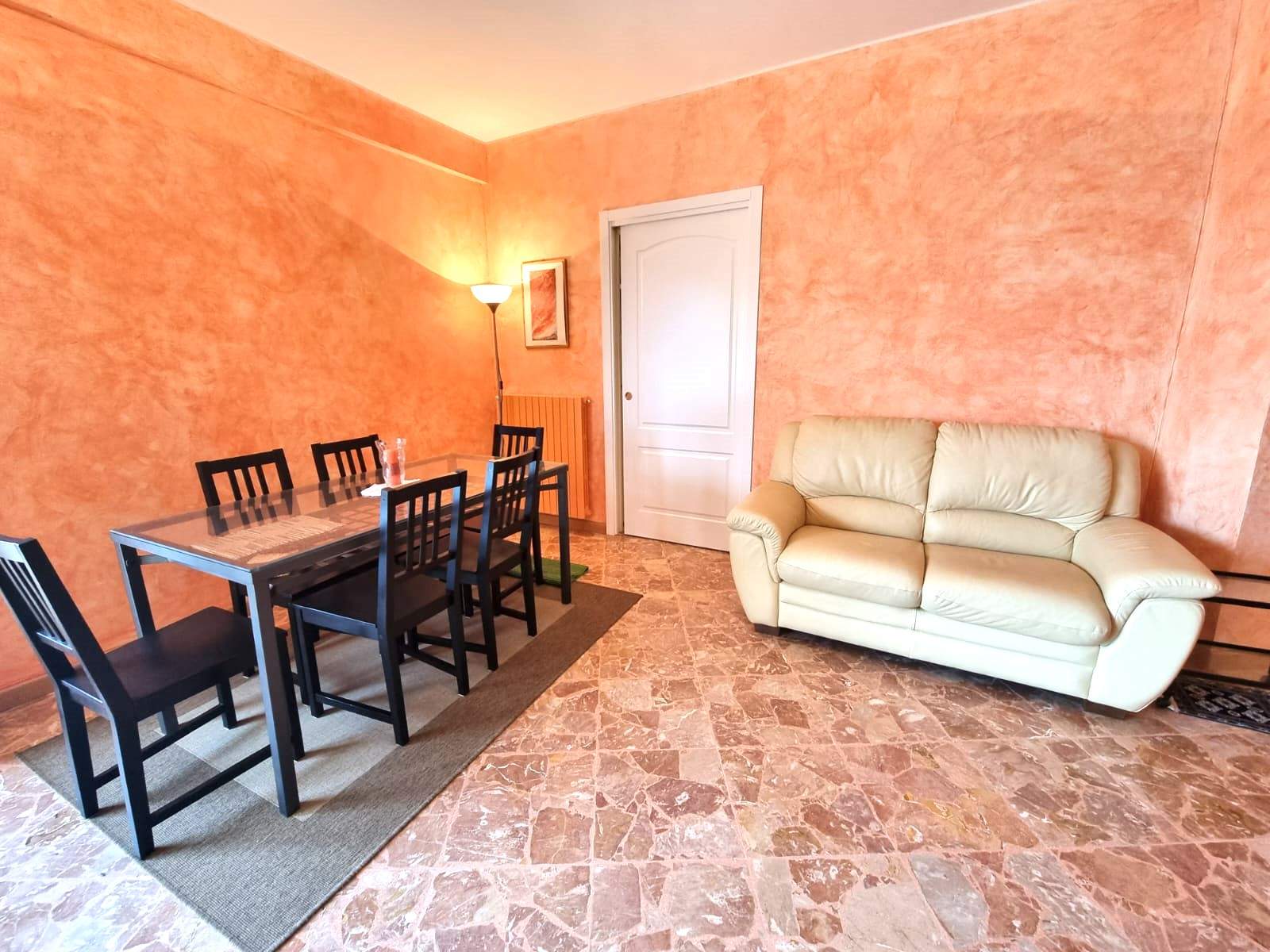 Sanremo, Trilocale ristrutturato con vista mare in zona Foce, via Padre Semeria