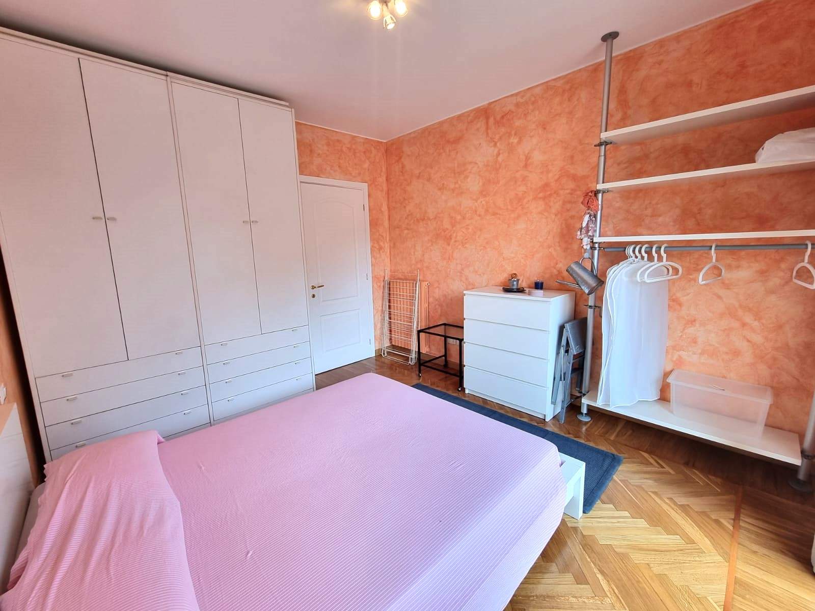 Sanremo, Trilocale ristrutturato con vista mare in zona Foce, via Padre Semeria