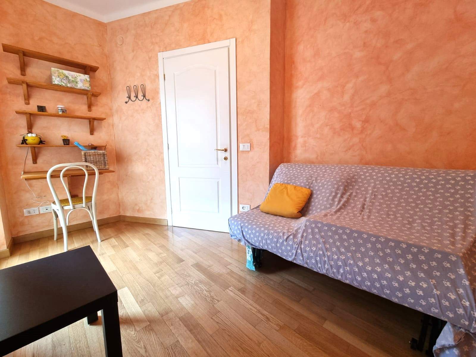 Sanremo, Trilocale ristrutturato con vista mare in zona Foce, via Padre Semeria