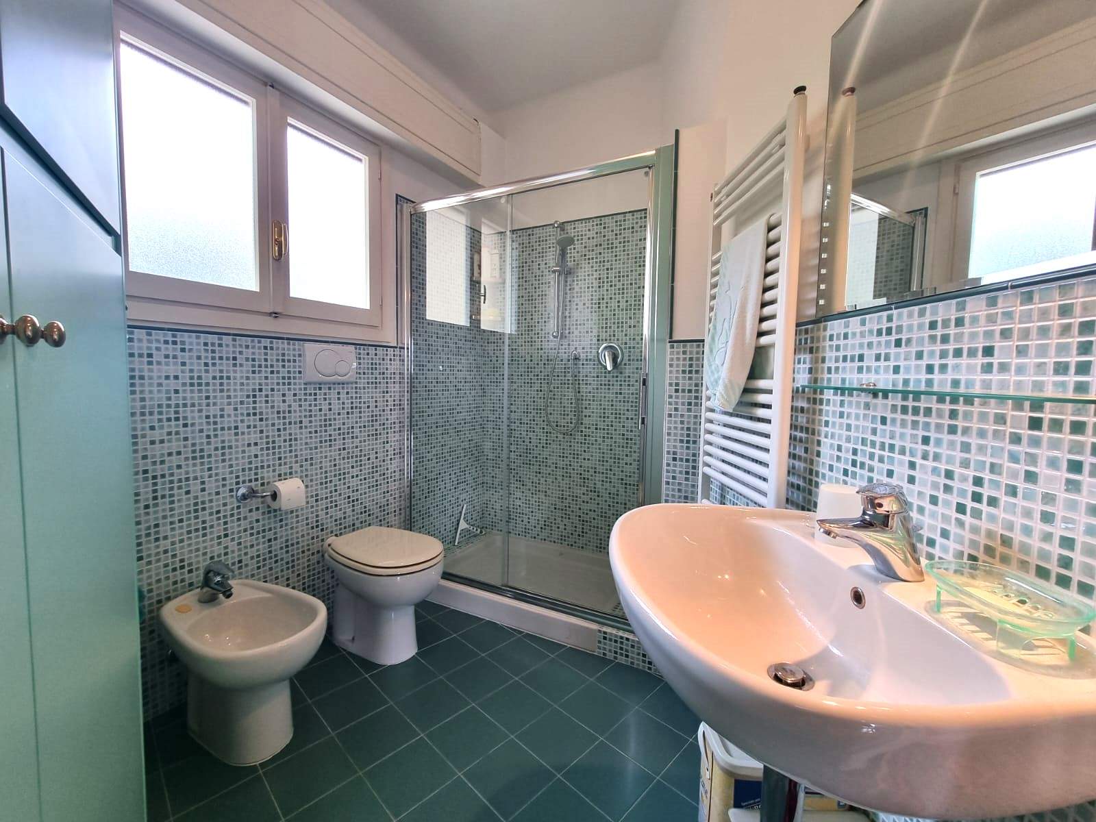 Sanremo, Trilocale ristrutturato con vista mare in zona Foce, via Padre Semeria