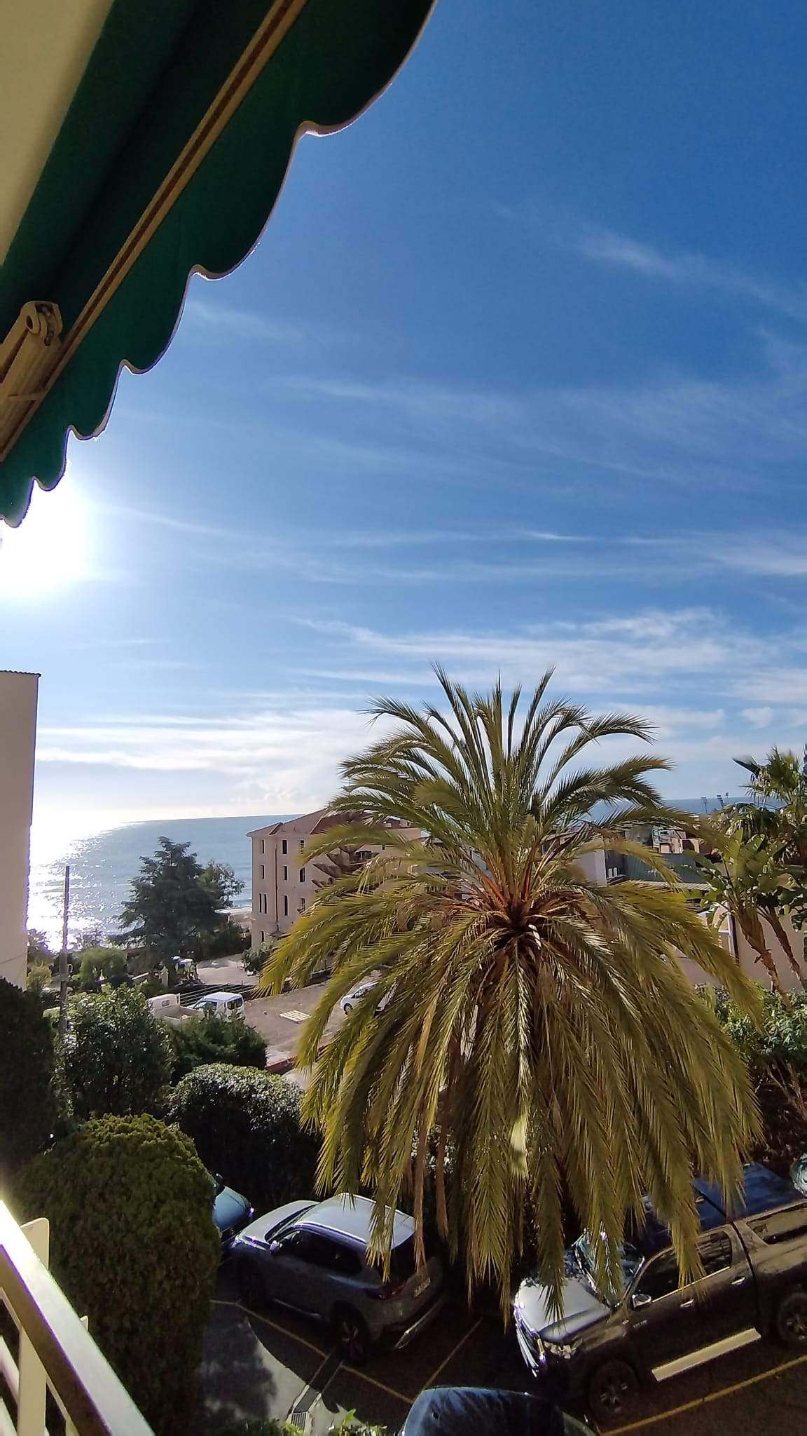 Sanremo, Trilocale ristrutturato con vista mare in zona Foce, via Padre Semeria