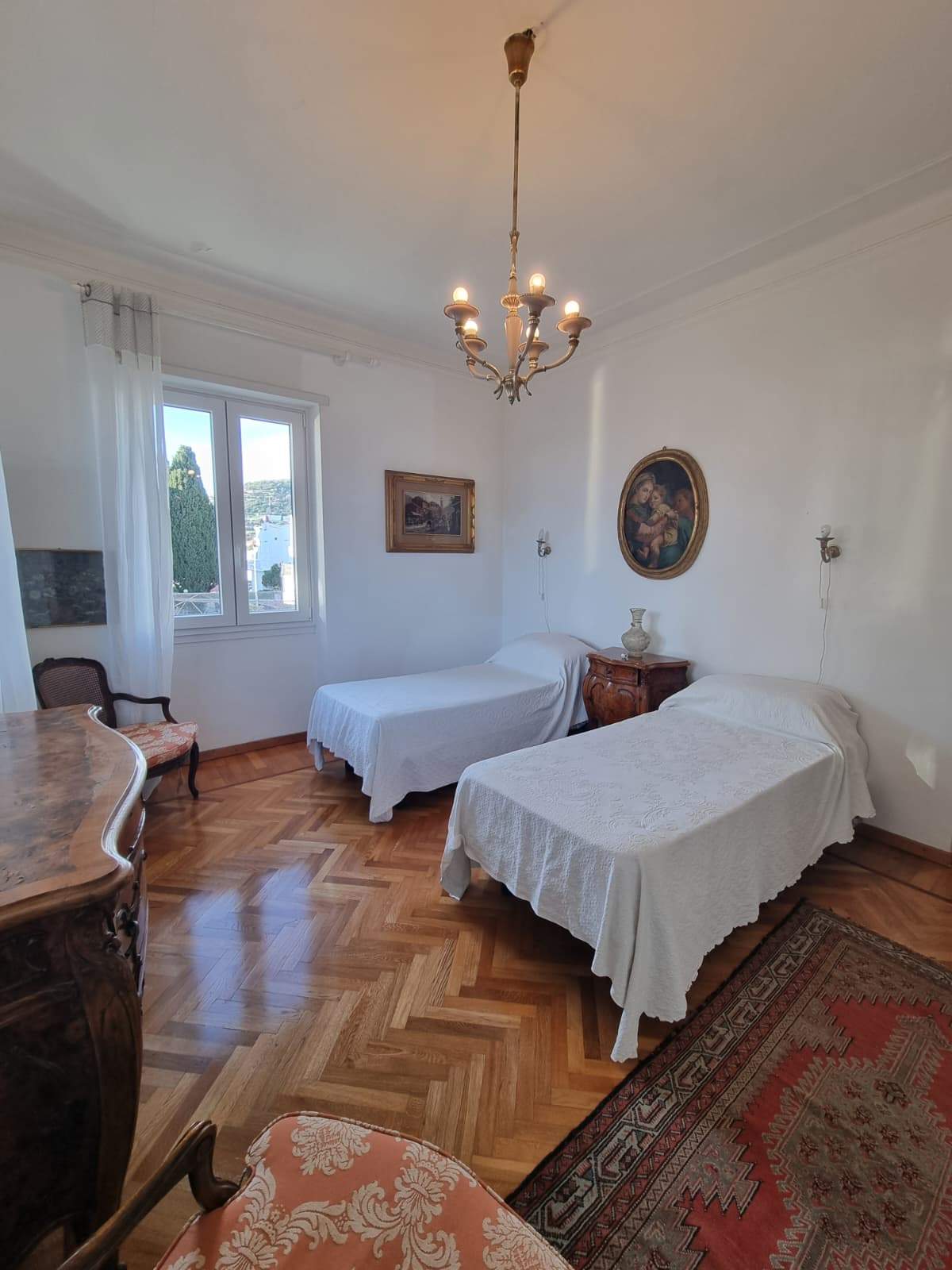 Zona Foce – Villa unifamiliare su 3 livelli con giardino, terrazzo e box auto
