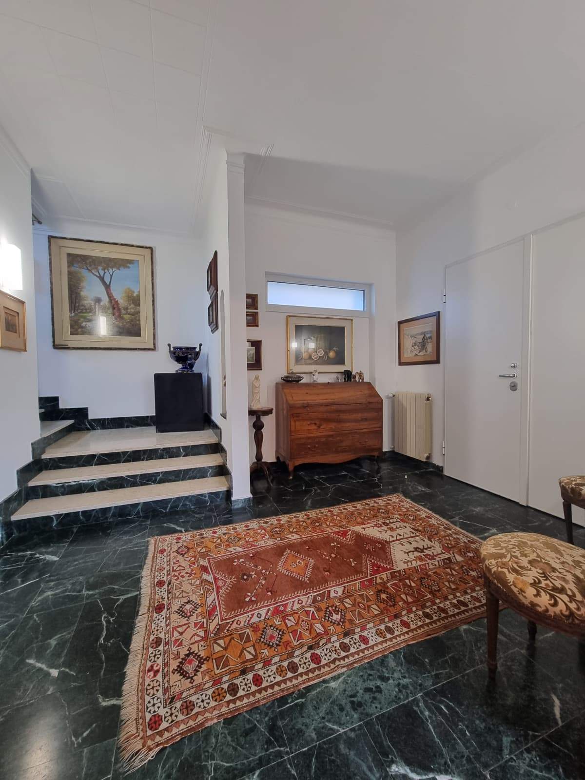 Zona Foce – Villa unifamiliare su 3 livelli con giardino, terrazzo e box auto
