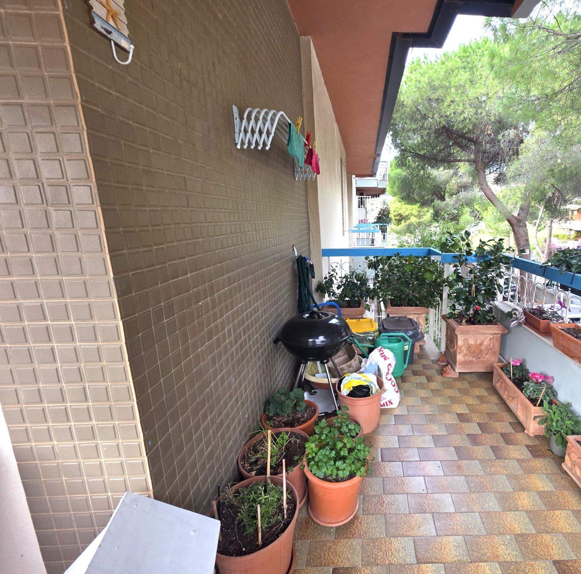 Sanremo, Via Padre Semeria – Bilocale ristrutturato con terrazzo vivibile, vista mare e vista verde