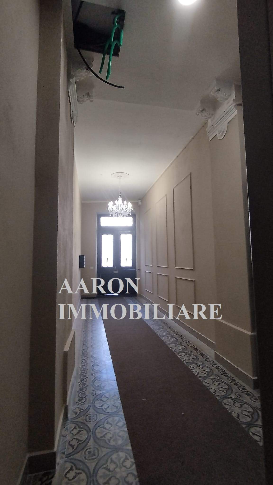 Sanremo, centralissimo, trilocale mansardato,  ristrutturato.