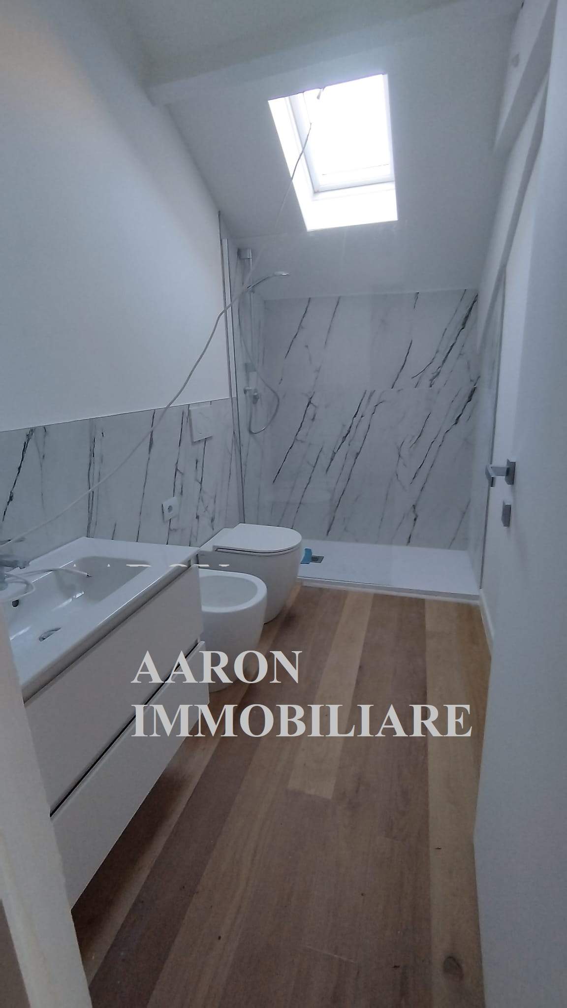 Sanremo, centralissimo, trilocale mansardato,  ristrutturato.