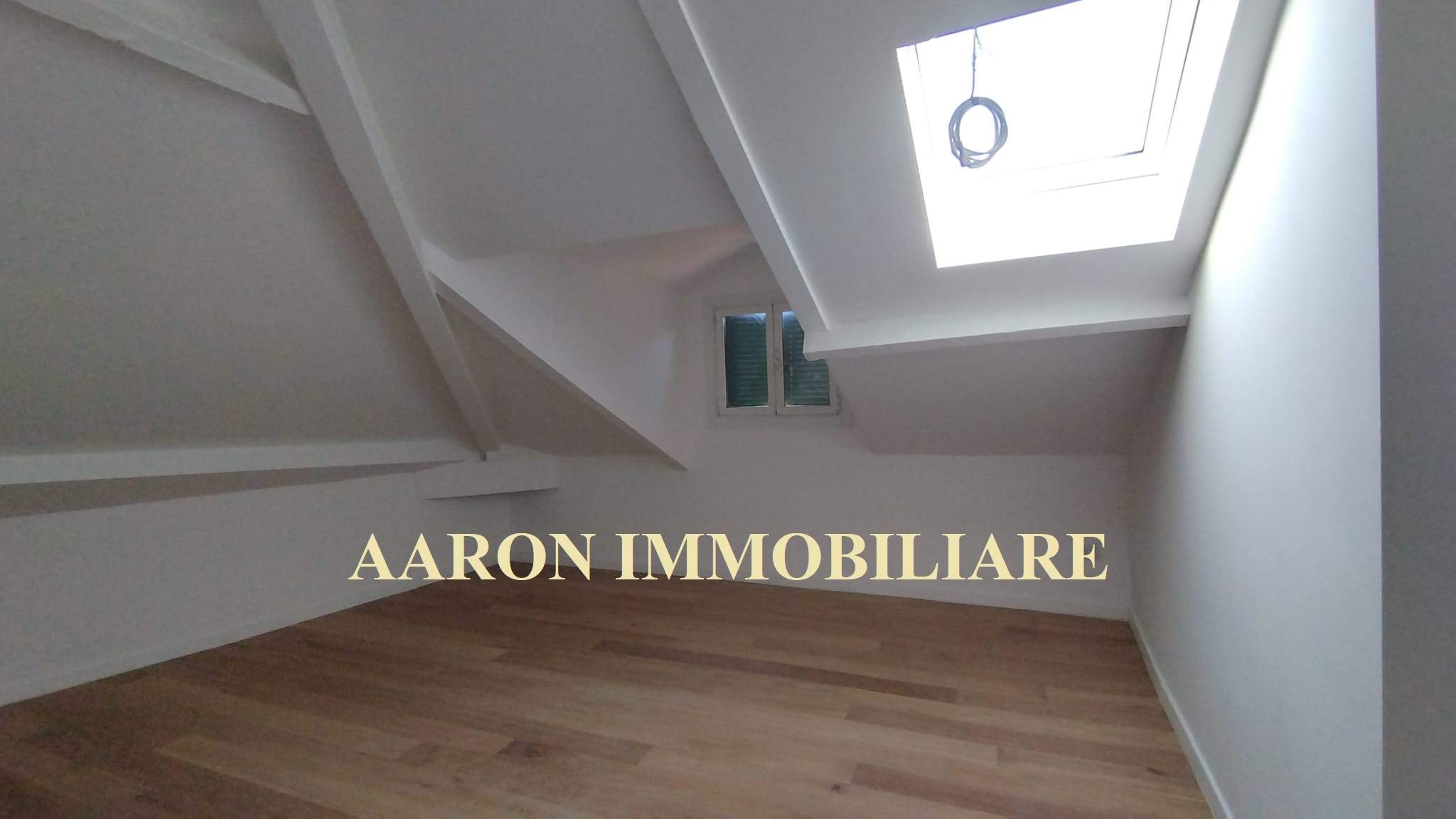 Sanremo, centralissimo, trilocale mansardato,  ristrutturato.