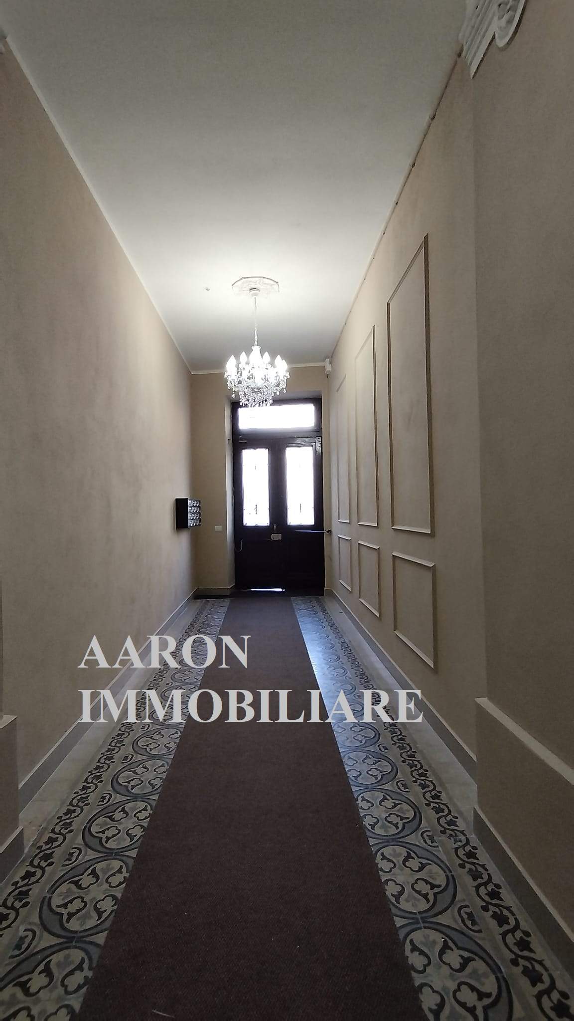 Sanremo, trilocale centralissimo, mansardato, ristrutturato.