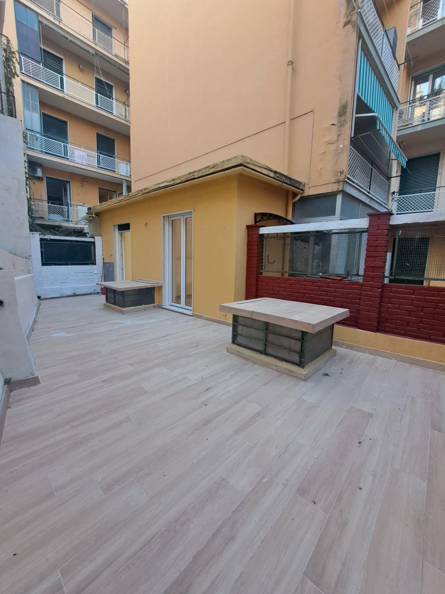 Sanremo, trilocale ristrutturato in Via Volta, a pochi metri da Corso Garibaldi. 